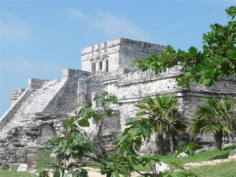 Tulum Şehrinin Yükselişi: Klasik Maya Uygarlığı ile İstila Zamanının Birleşimi